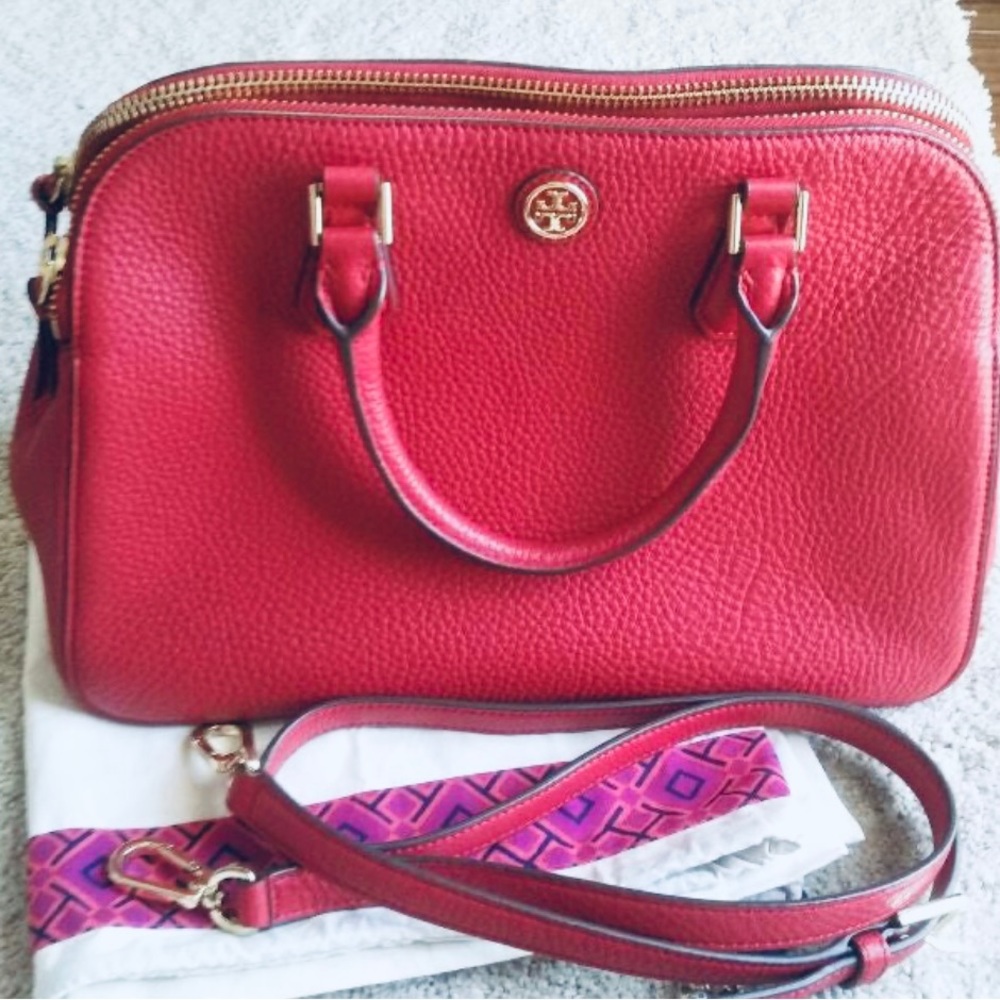 Tory Burch Robinson Pebbled Doubled Zip